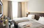 Bilik Tidur 4 St Giles Heathrow Hotel