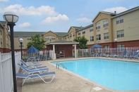 สระว่ายน้ำ Extended Stay America Suites Columbus Polaris