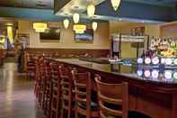 Bar, Kafe dan Lounge Radisson Hotel & Suites Fallsview, ON