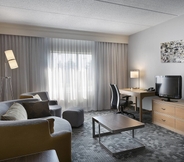 Common Space 3 Courtyard by Marriott Myrtle Beach Broadway