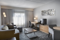 Common Space Courtyard by Marriott Myrtle Beach Broadway