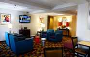 Lobby 2 Baymont Inn & Suites Calhoun