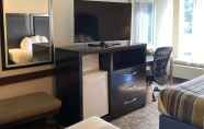 Kamar Tidur 2 Country Inn & Suites by Radisson, Dunn, NC