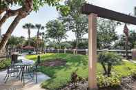 Ruang Umum La Quinta Inn & Suites by Wyndham Orlando UCF