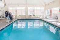 Swimming Pool Quality Inn & Suites Denver International Airport