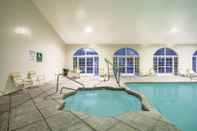 Swimming Pool La Quinta Inn & Suites by Wyndham Conference Center Prescott