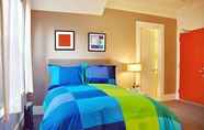 Kamar Tidur 5 The Herbert Hotel