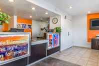 Lobby Motel 6 Phoenix, AZ - West