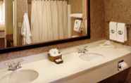 Toilet Kamar 5 Larkspur Landing Folsom - An All-Suite Hotel