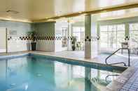 Swimming Pool Hilton Garden Inn Denver Airport