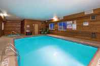 Swimming Pool La Quinta Inn & Suites by Wyndham Henderson-Northeast Denver