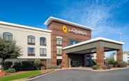 Exterior 2 La Quinta Inn & Suites by Wyndham-Albany GA