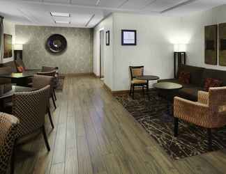 Sảnh chờ 2 Hampton Inn Portage