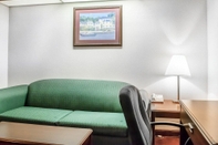 Ruang Umum Quality Inn & Suites Brooks Louisville South