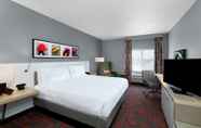 Bedroom 2 Hilton Garden Inn Louisville East