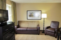 Common Space Extended Stay America Suites Greensboro Airport