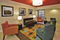 Common Space La Quinta Inn & Suites Summersville / New River National Park