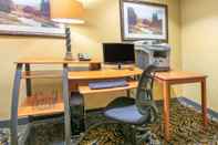 Functional Hall Days Inn by Wyndham Tulsa Central