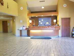 Lobby 4 Days Inn by Wyndham Tulsa Central