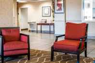 Lobby Quality Inn & Suites near St. Louis and I-255