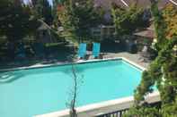 Swimming Pool TownePlace Suites by Marriott Seattle Everett/Mukilteo