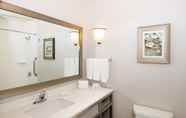 Toilet Kamar 5 Hilton Garden Inn Portland/Beaverton