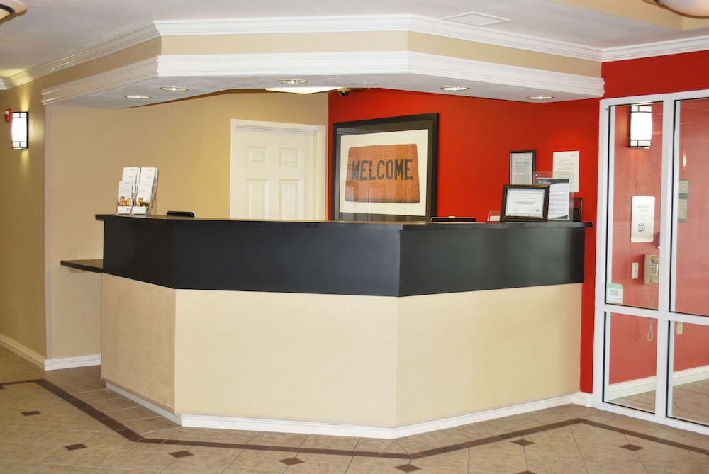 Lobby 5 Extended Stay America Suites St Louis Westport Central