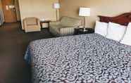 Bedroom 7 Days Inn & Suites by Wyndham of Morris