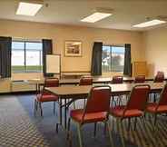 Functional Hall 2 Days Inn & Suites by Wyndham of Morris