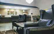 Lobby 5 Days Inn & Suites by Wyndham of Morris