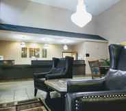 Lobby 5 Days Inn & Suites by Wyndham of Morris