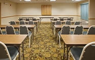 Functional Hall 7 Country Inn & Suites by Radisson, Columbus West, OH