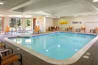 Swimming Pool Courtyard by Marriott Cleveland Willoughby