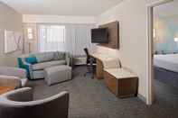 Ruang Umum Courtyard by Marriott Houston Westchase