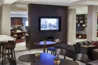 Quầy bar, cafe và phòng lounge Courtyard by Marriott Portland Southeast/Clackamas