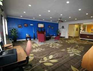 Lobby 2 Days Inn by Wyndham Lehi