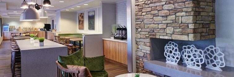 Lobby Fairfield Inn & Suites by Marriott Detroit Livonia