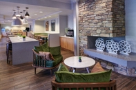 Lobi Fairfield Inn & Suites by Marriott Detroit Livonia