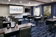 Functional Hall Fairfield Inn & Suites by Marriott Detroit Livonia