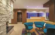 Lobby 7 La Quinta Inn & Suites by Wyndham Manassas Battlefield