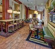 Bar, Cafe and Lounge 7 Hampton Inn Morristown