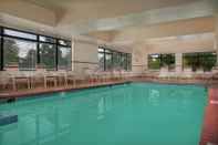 สระว่ายน้ำ Hampton Inn Newport News-Yorktown