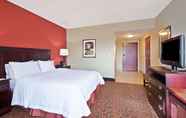 Bedroom 5 Hampton Inn Winfield/teays Valley