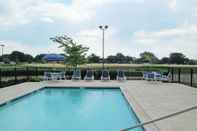 Swimming Pool Extended Stay America Suites Fort Worth Fossil Creek