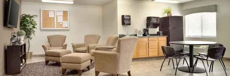 Lobby Travelodge by Wyndham Cheyenne