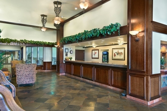 Lobby 4 Oxford Suites Pendleton