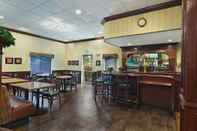 Bar, Kafe, dan Lounge Oxford Suites Pendleton