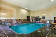 Swimming Pool Oxford Suites Pendleton