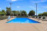 Swimming Pool Red Roof Inn Murfreesboro