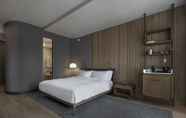 Bedroom 2 Hotel Le Germain Montreal